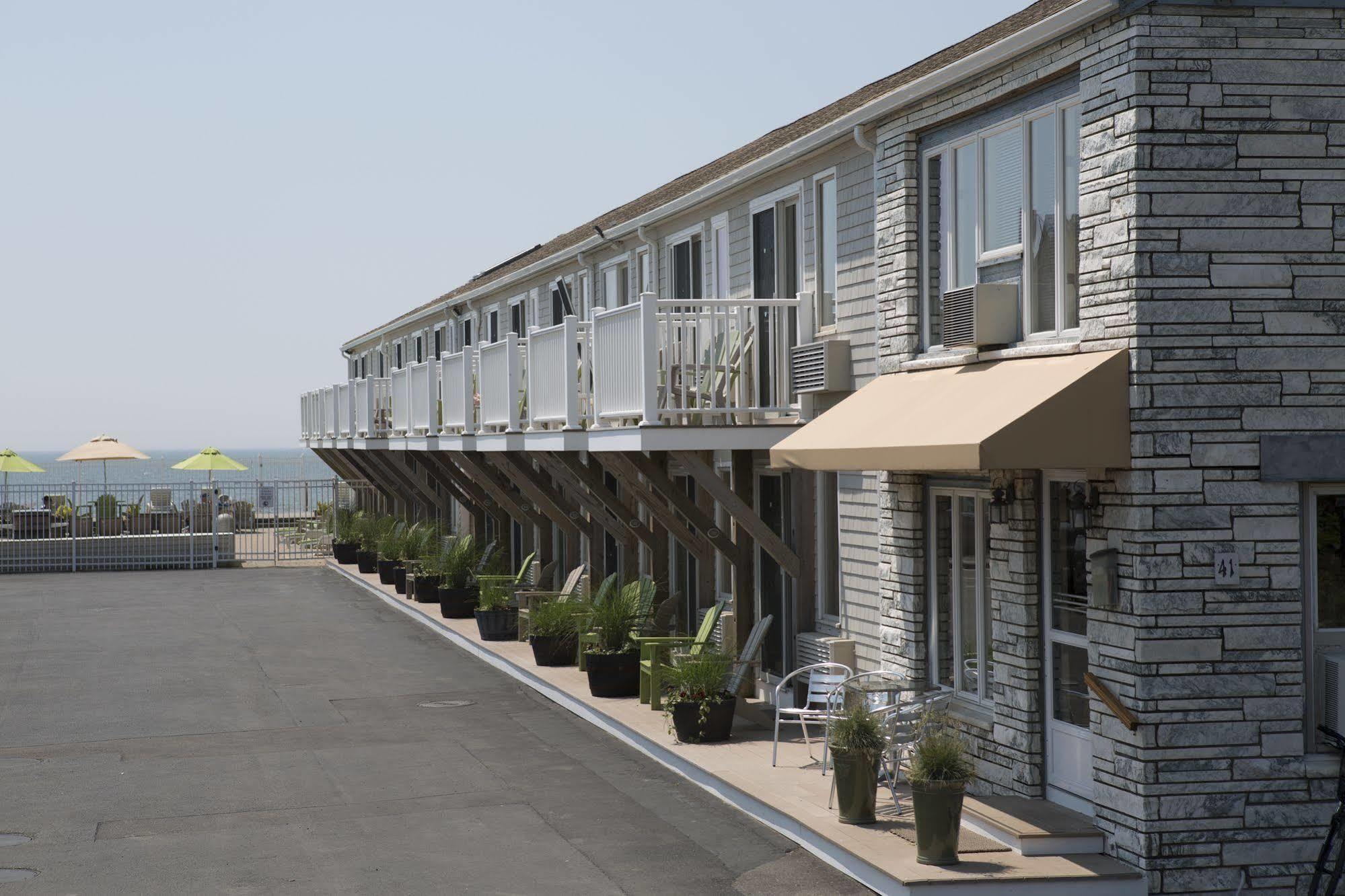 The Corsair & Cross Rip Oceanfront Motel Dennisport Esterno foto